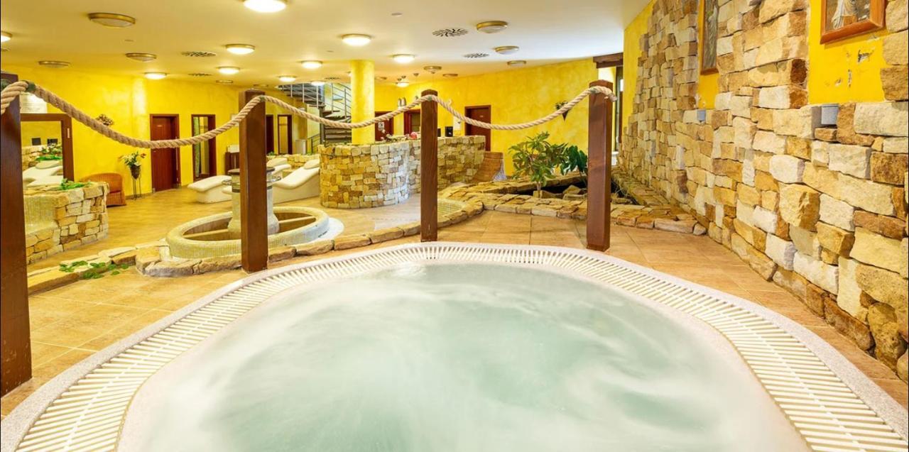 Spa Hotel Bily Horec Harrachov Bagian luar foto